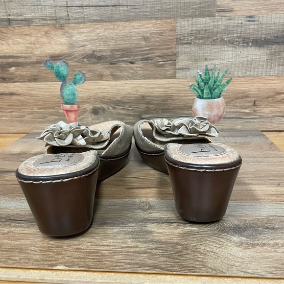 B.O.C women’s floral leather slip on sandals 2” wedge gold boho size 7 - Picture 3 of 7